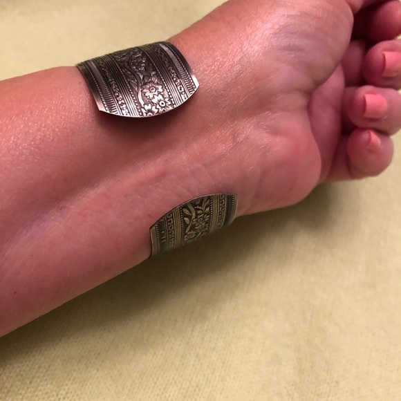 Pewter Cuff Bracelet, beautiful, 6” cuff - Picture 7 of 9